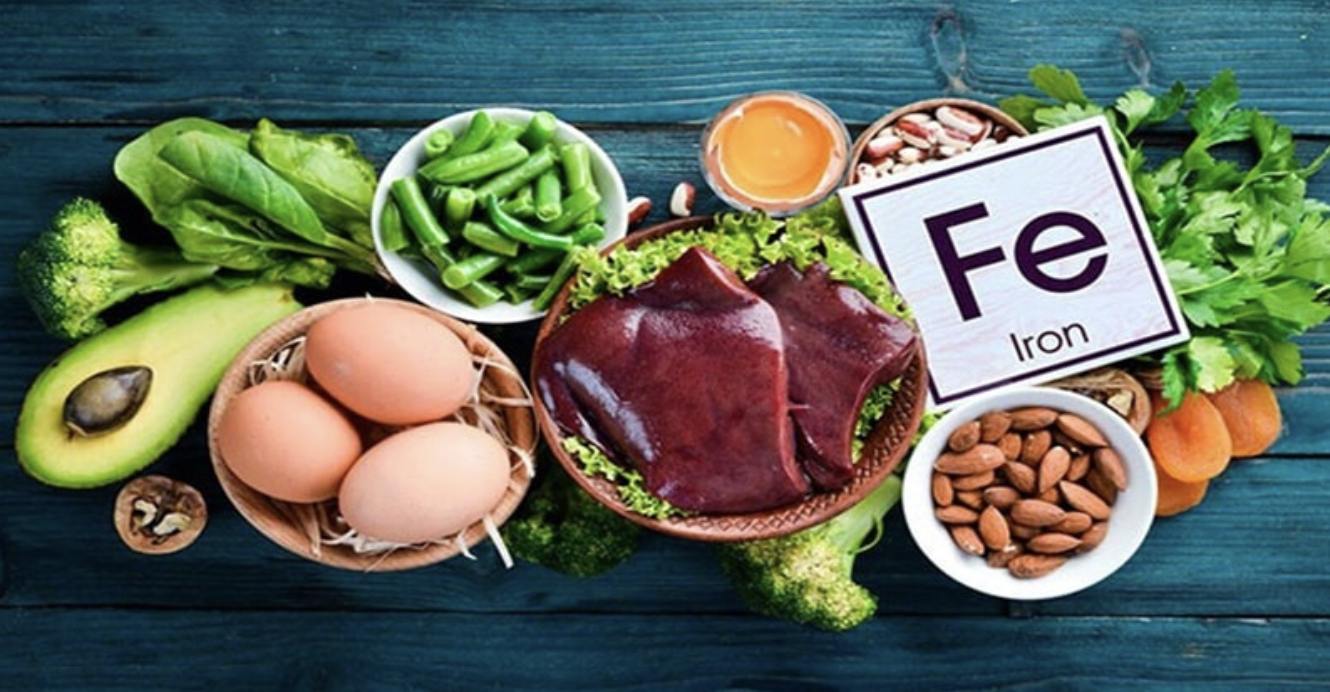 Khi dùng thuốc kháng sinh, cần kiêng những thực phẩm nào để tránh giảm hiệu quả điều trị?